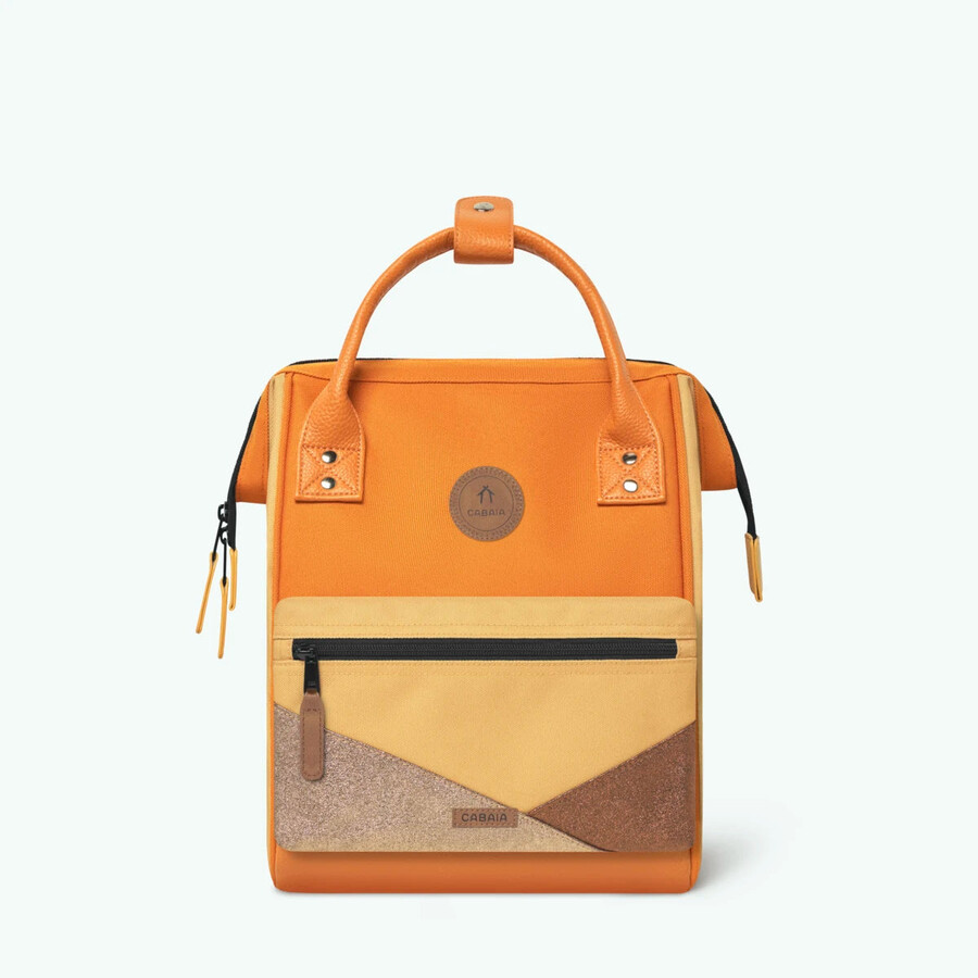 rucksack-abenteurer kleines gras