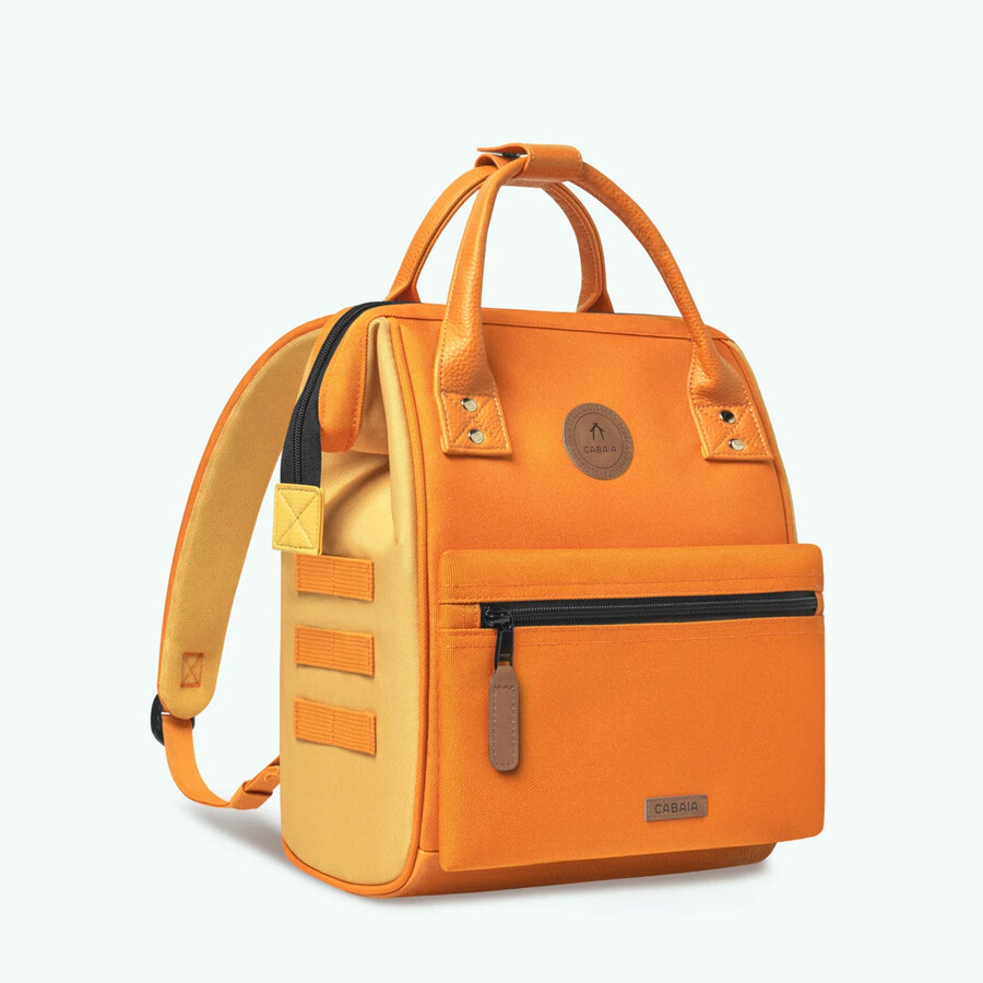 rucksack-abenteurer kleines gras