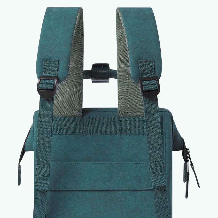 backpack adventurer small quepos